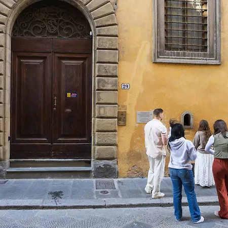 Apartment Santo Spirito Dimora Storica - 5 Minuti Ponte Vecchio - Centro Florence